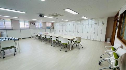 4층 자료실