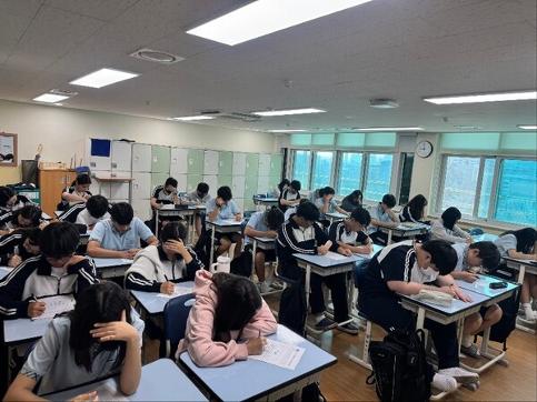 [김포신문] 김포중 학생들, 스마트폰과 건강한 거리두기 시작
