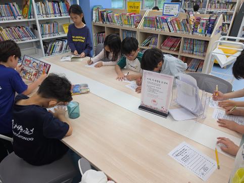 5월 도서부 주관행사(책추천 글쓰기)